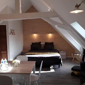 Charmes En Le Charme Authentique Bed & Breakfast